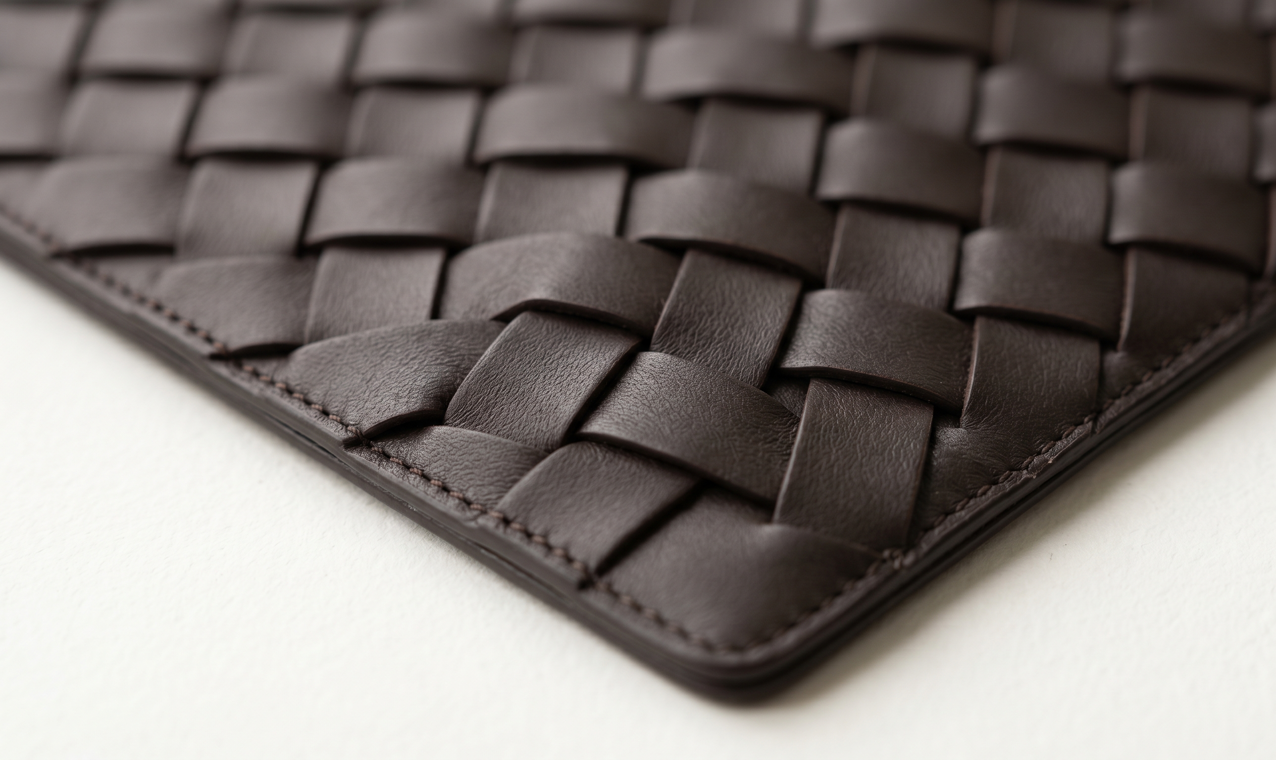 Echte Bottega Veneta Tasche erkennen — das Intrecciato Geflecht im Detail