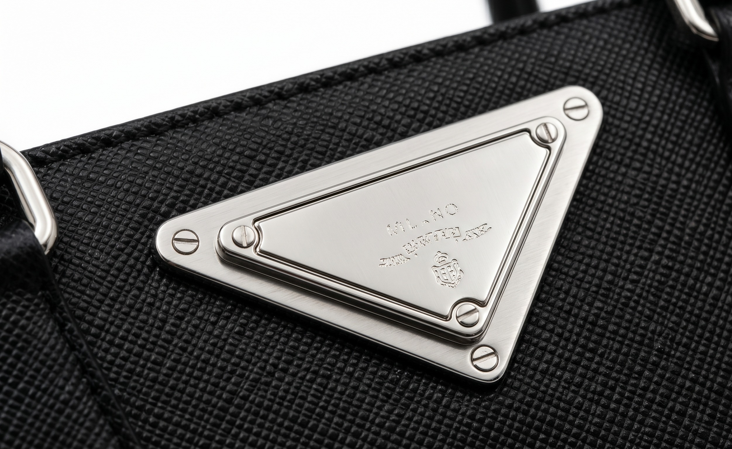 Prada Tasche kaufen in Deutschland — autorisierte Händler und Pre-owned Tipps